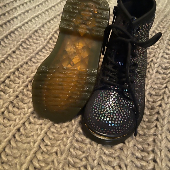 Dr. Martens Toddler Pascal Rainbow Boots - Picture 8 of 9